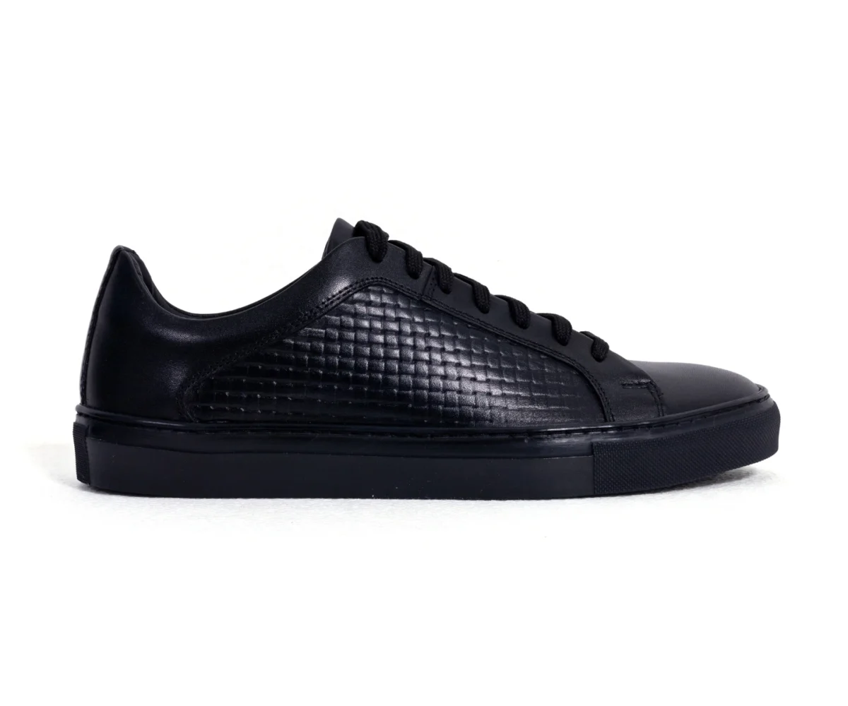 axton black sneakers